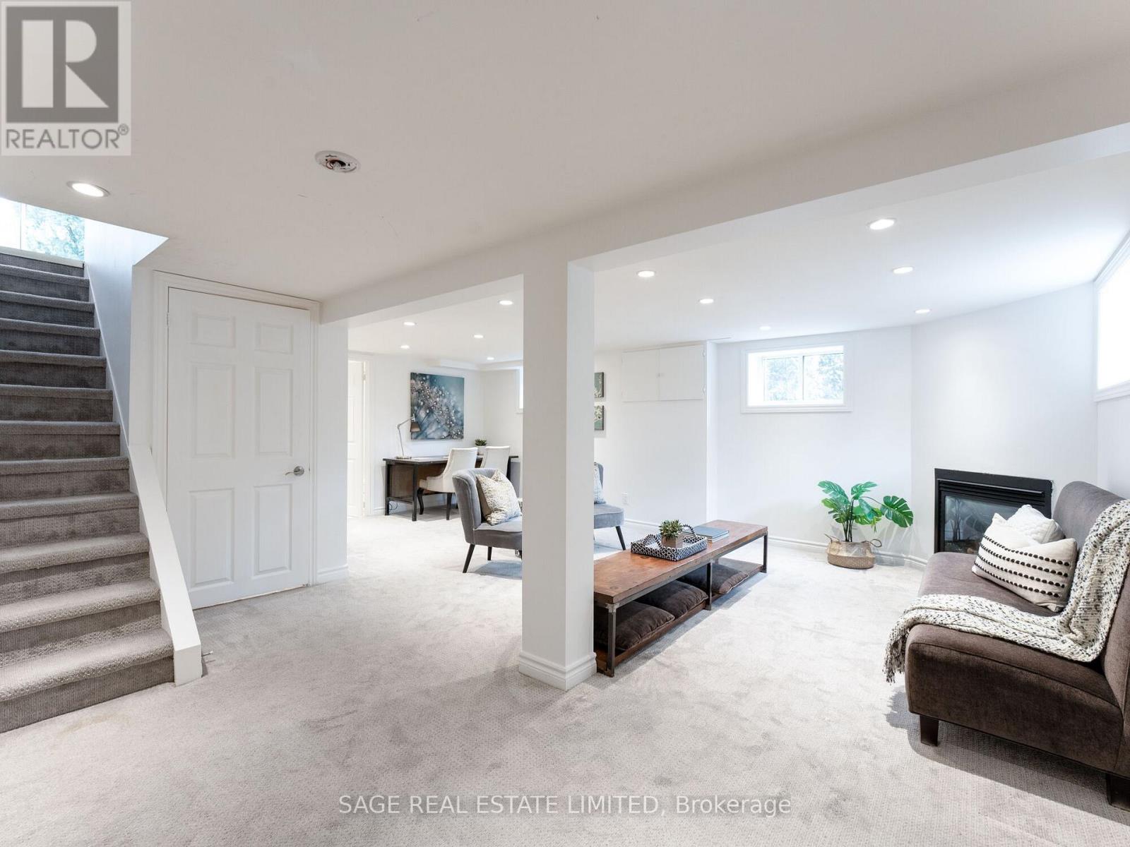 252 Glen Manor Drive W, Toronto, Ontario  M4E 2Y2 - Photo 32 - E12953536