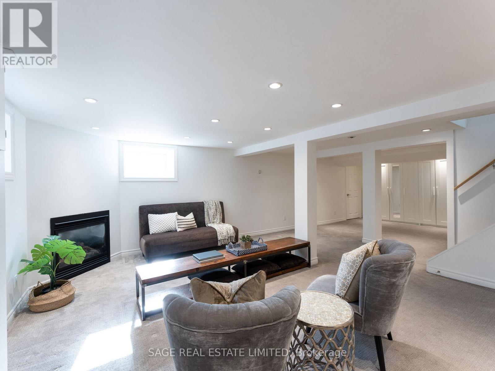 252 Glen Manor Drive W, Toronto, Ontario  M4E 2Y2 - Photo 34 - E12953536