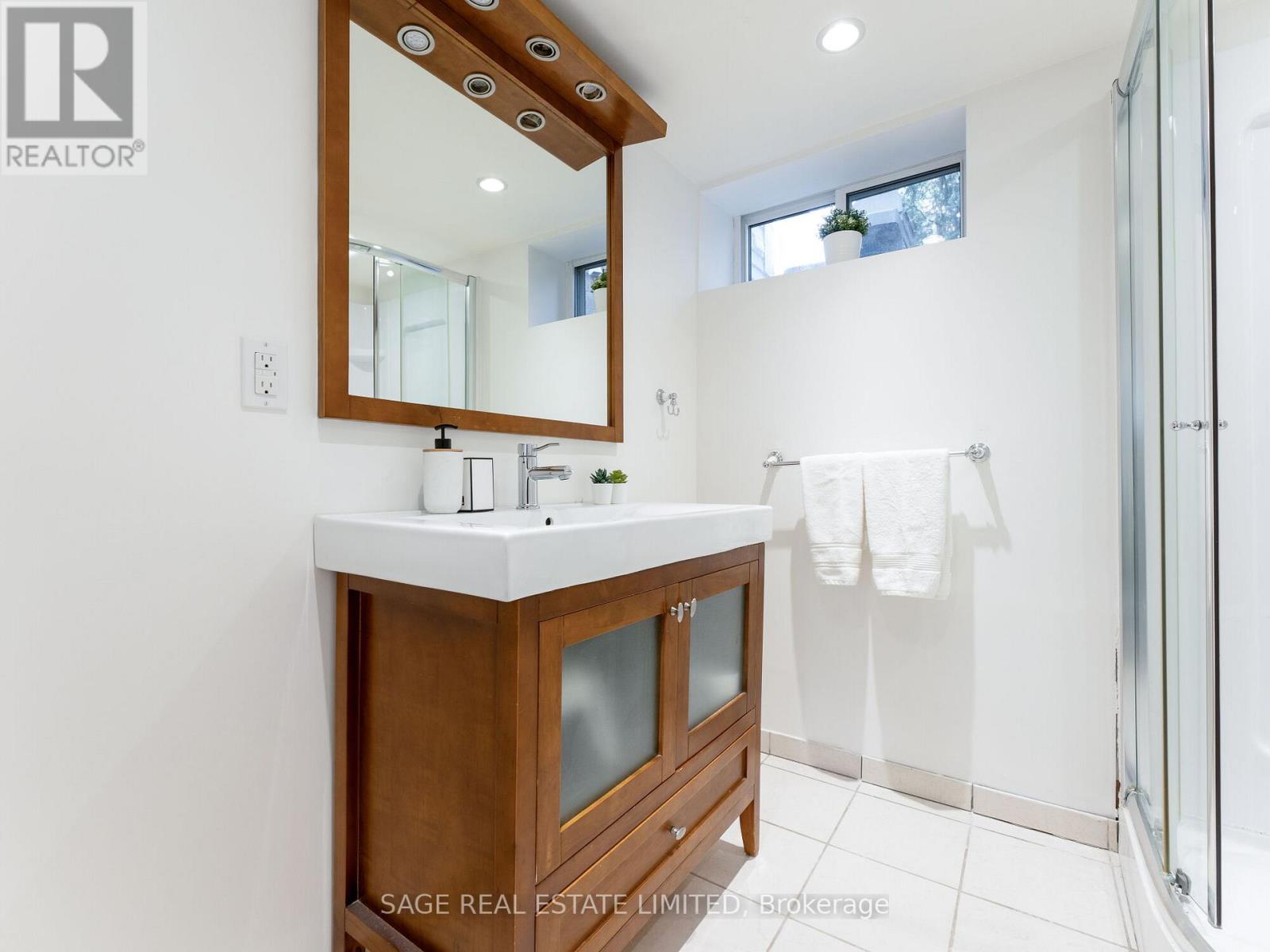 252 Glen Manor Drive W, Toronto, Ontario  M4E 2Y2 - Photo 35 - E12953536