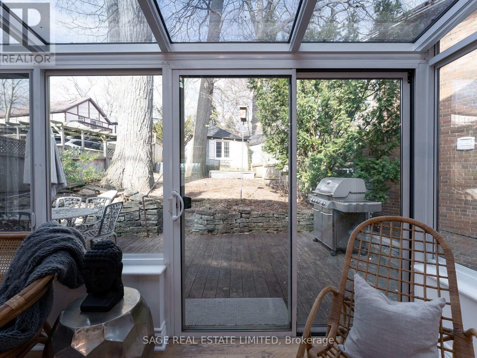 252 Glen Manor Drive W, Toronto, Ontario  M4E 2Y2 - Photo 38 - E12953536