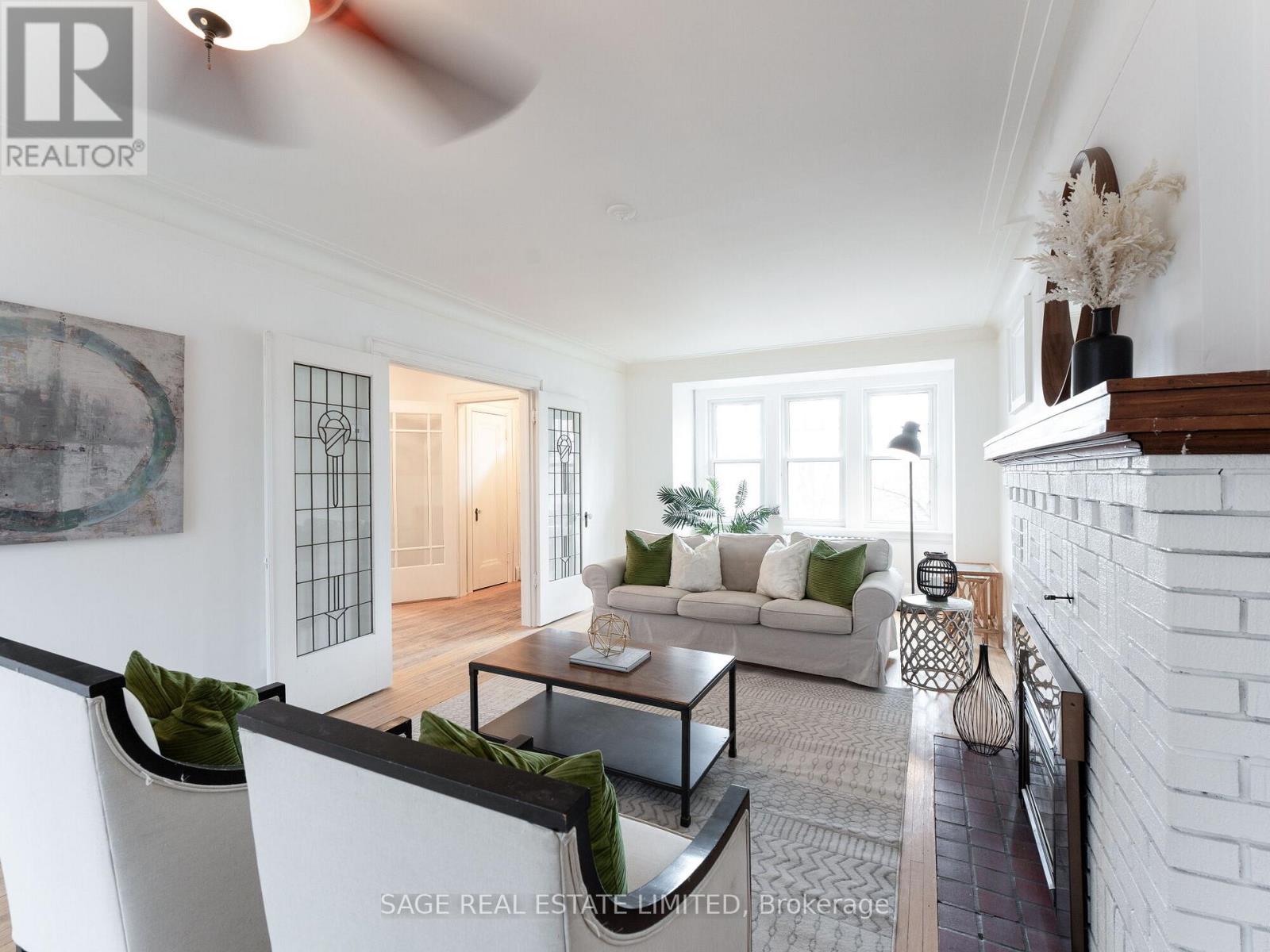 252 Glen Manor Drive W, Toronto, Ontario  M4E 2Y2 - Photo 7 - E12953536