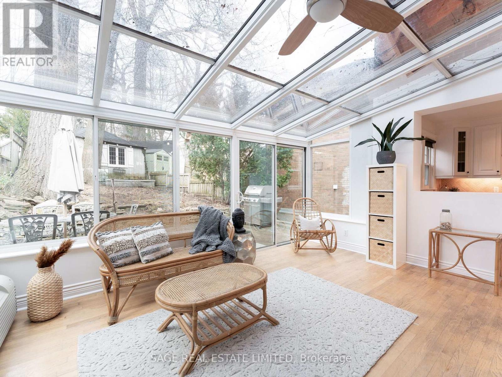 252 Glen Manor Drive W, Toronto, Ontario  M4E 2Y2 - Photo 9 - E12953536