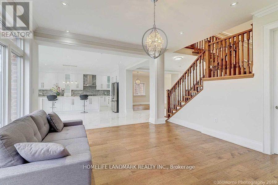 24 Cedar Brae Boulevard, Toronto, Ontario  M1J 2K3 - Photo 3 - E12953714