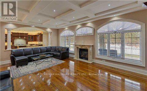 11 Cranborne Chase, Whitchurch-Stouffville, Ontario  L4A 0C6 - Photo 3 - N12953598