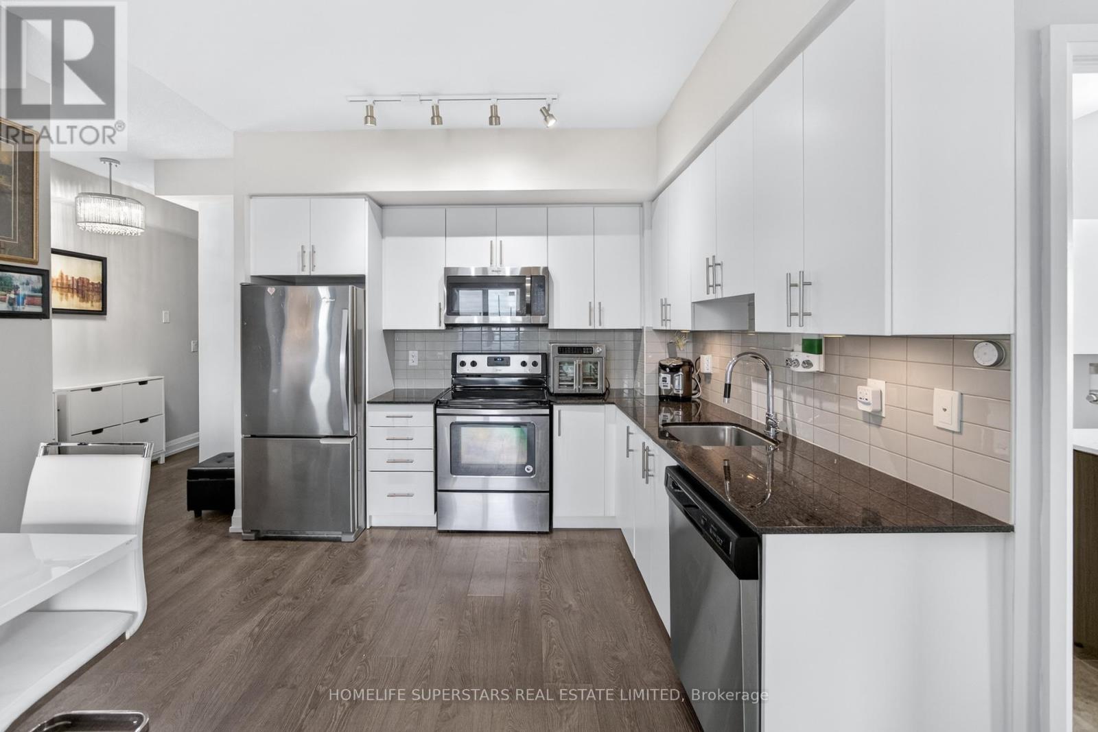 423 - 3600 Highway 7 W, Vaughan, Ontario  L4L 0G7 - Photo 5 - N12953620