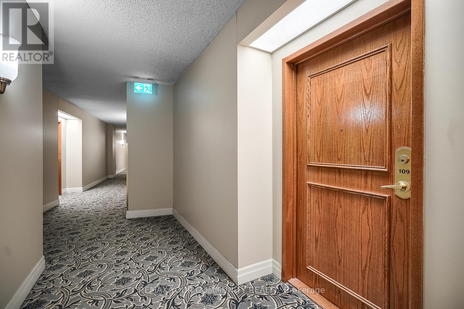 109 - 2502 Rutherford Road, Vaughan, Ontario  L4K 5N6 - Photo 4 - N12953622