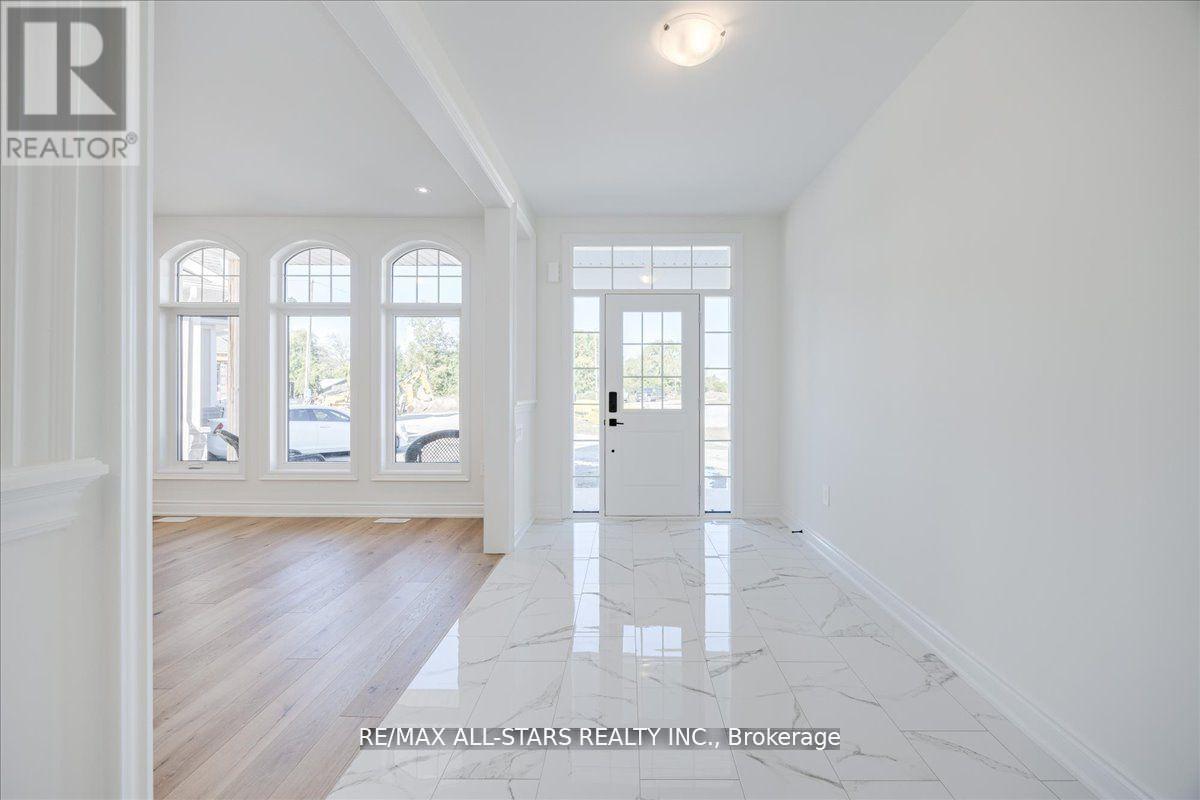 59 Stadacona Avenue, Georgina, Ontario  L0E 1R0 - Photo 2 - N12953688