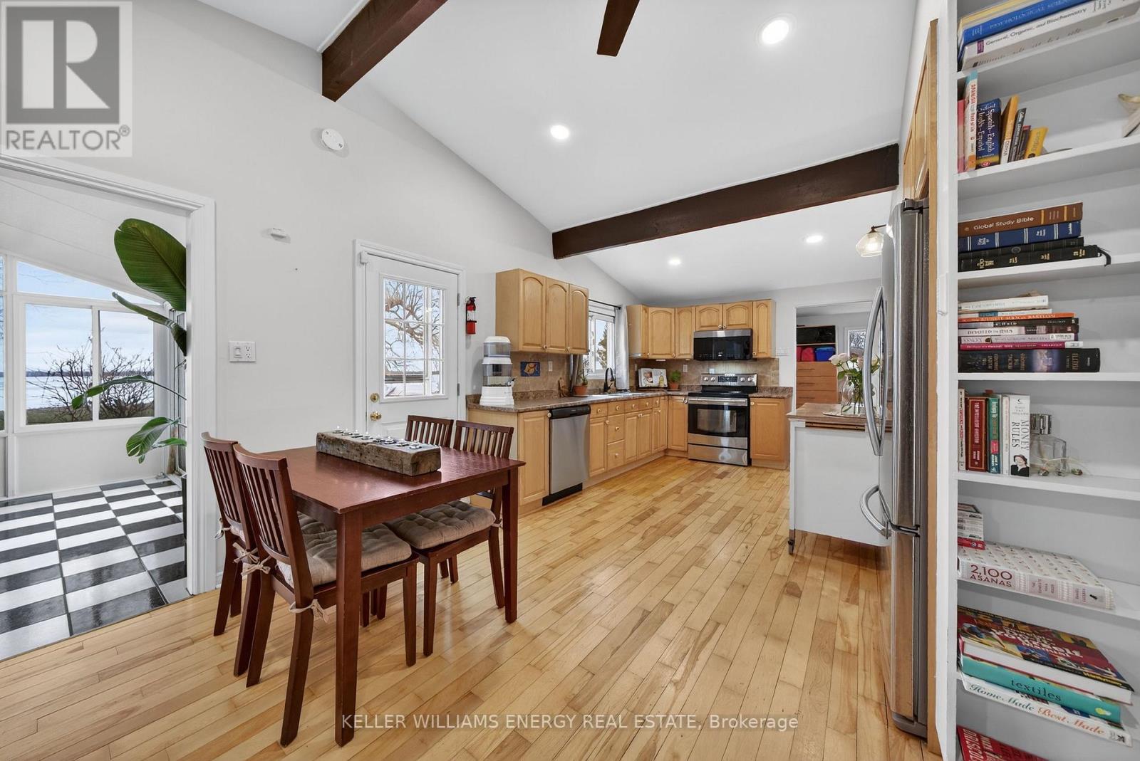 602 Hiscock Shores Road, Prince Edward County, Ontario  K0K 1L0 - Photo 10 - X12950724