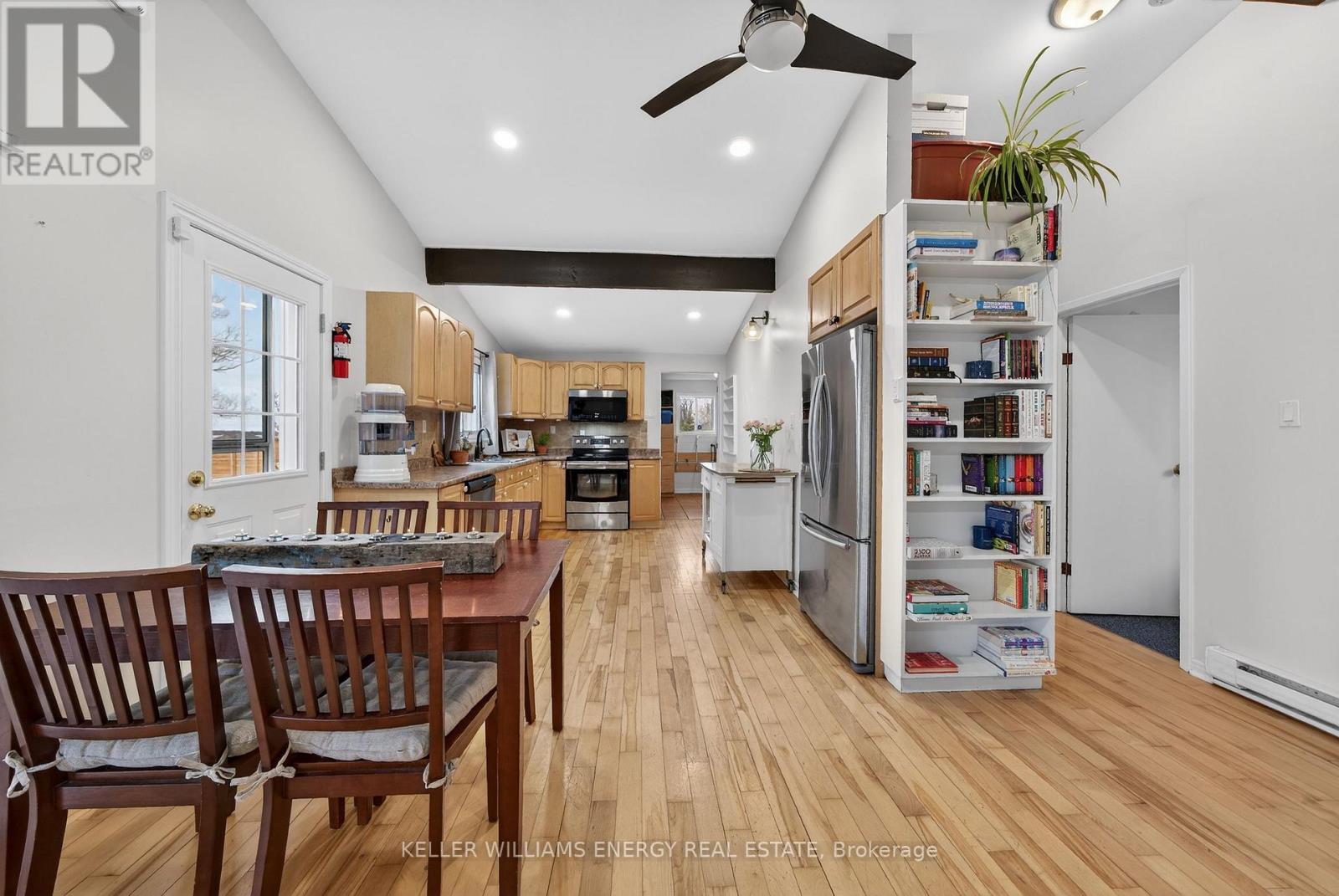 602 Hiscock Shores Road, Prince Edward County, Ontario  K0K 1L0 - Photo 21 - X12950724