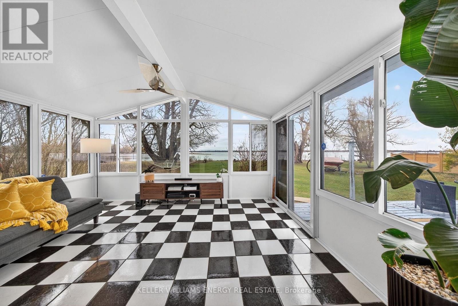 602 Hiscock Shores Road, Prince Edward County, Ontario  K0K 1L0 - Photo 12 - X12950724