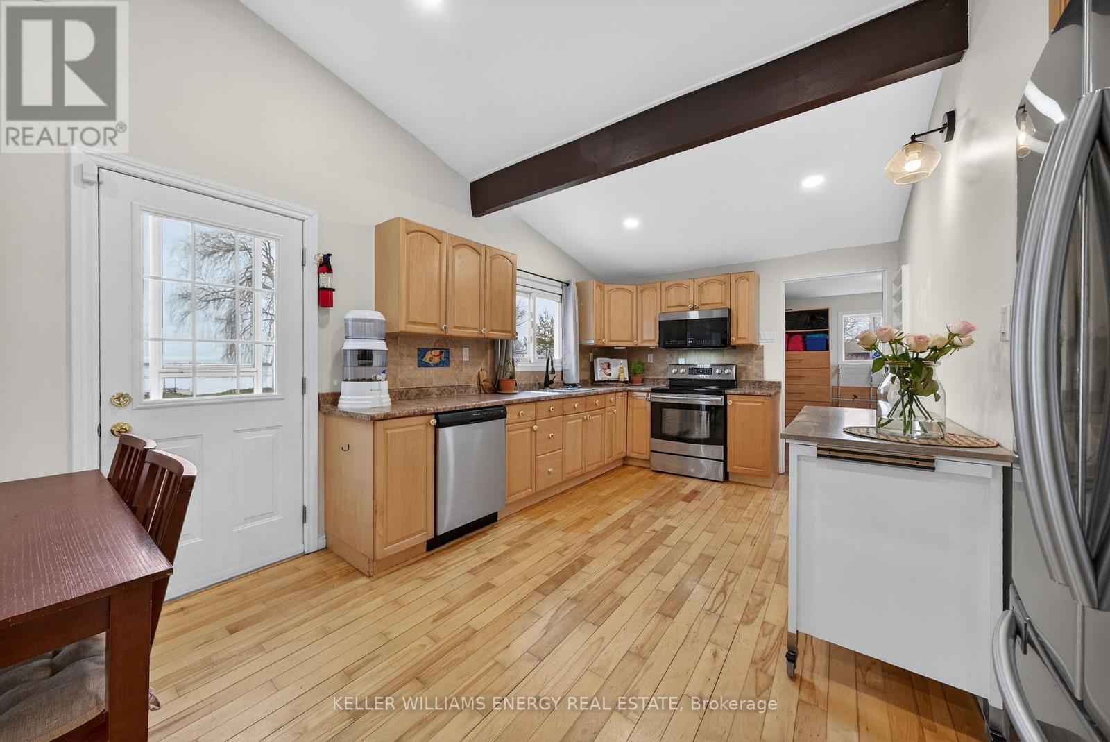 602 Hiscock Shores Road, Prince Edward County, Ontario  K0K 1L0 - Photo 9 - X12950724