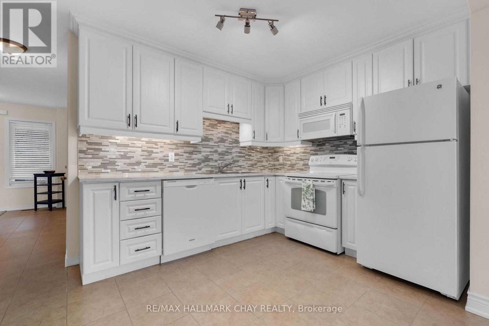 38 - 75 Prince William Way, Barrie (Innis-Shore), Ontario  L4N 7P5 - Photo 8 - S12953584