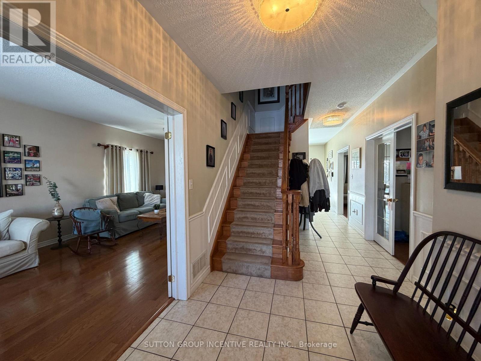 1 Buman Court, Barrie, Ontario  L4N 0L3 - Photo 5 - S12953700