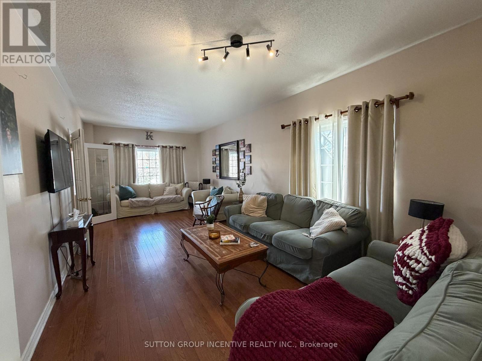 1 Buman Court, Barrie, Ontario  L4N 0L3 - Photo 7 - S12953700