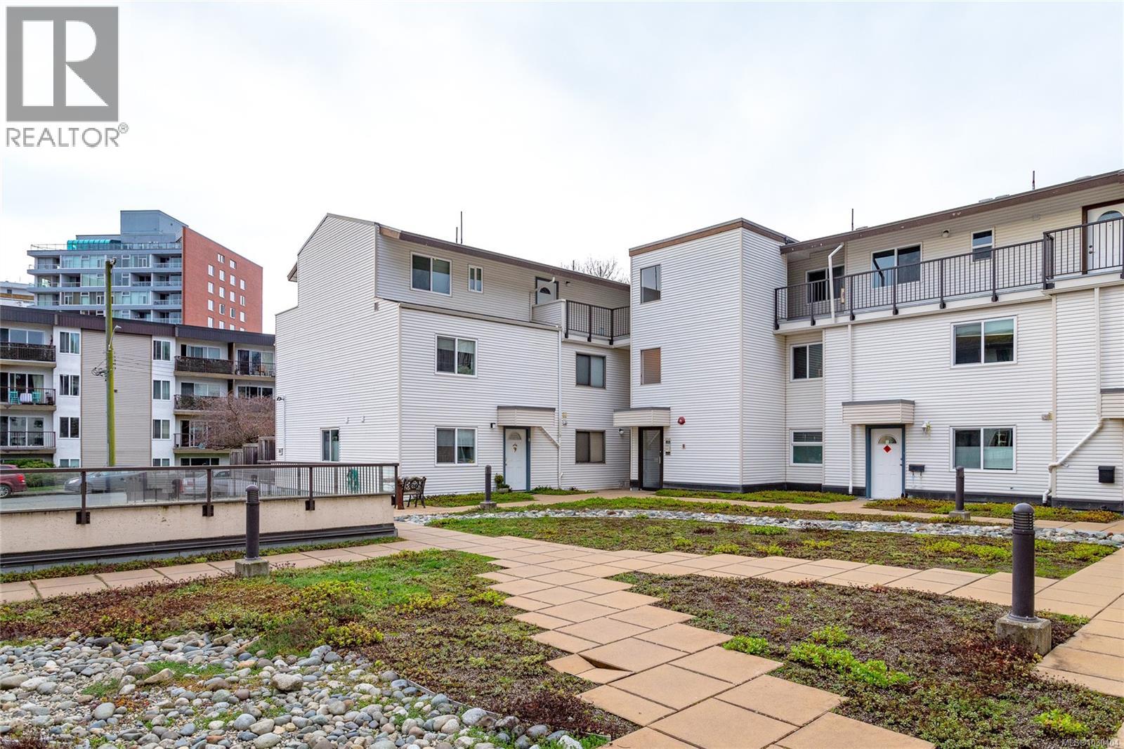 11 333 Robert St, Victoria, British Columbia  V9A 3L3 - Photo 3 - 1030404