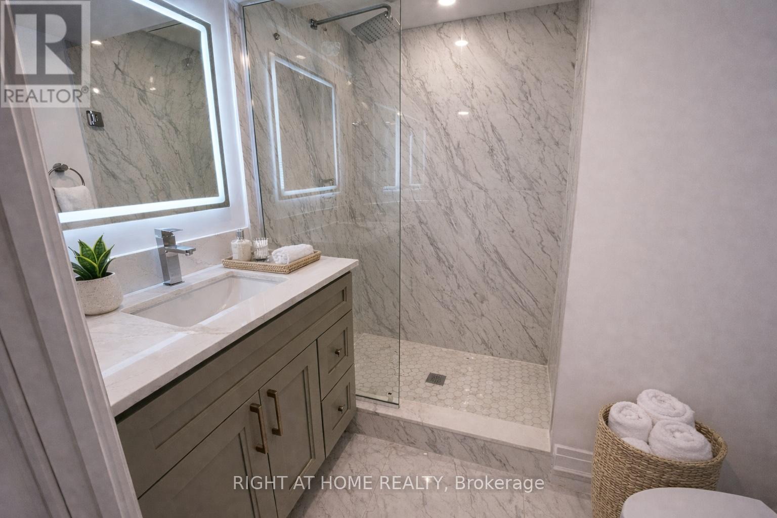 Lower - 3551 Autumnleaf Crescent, Mississauga, Ontario  L5L 1K6 - Photo 4 - W12953542