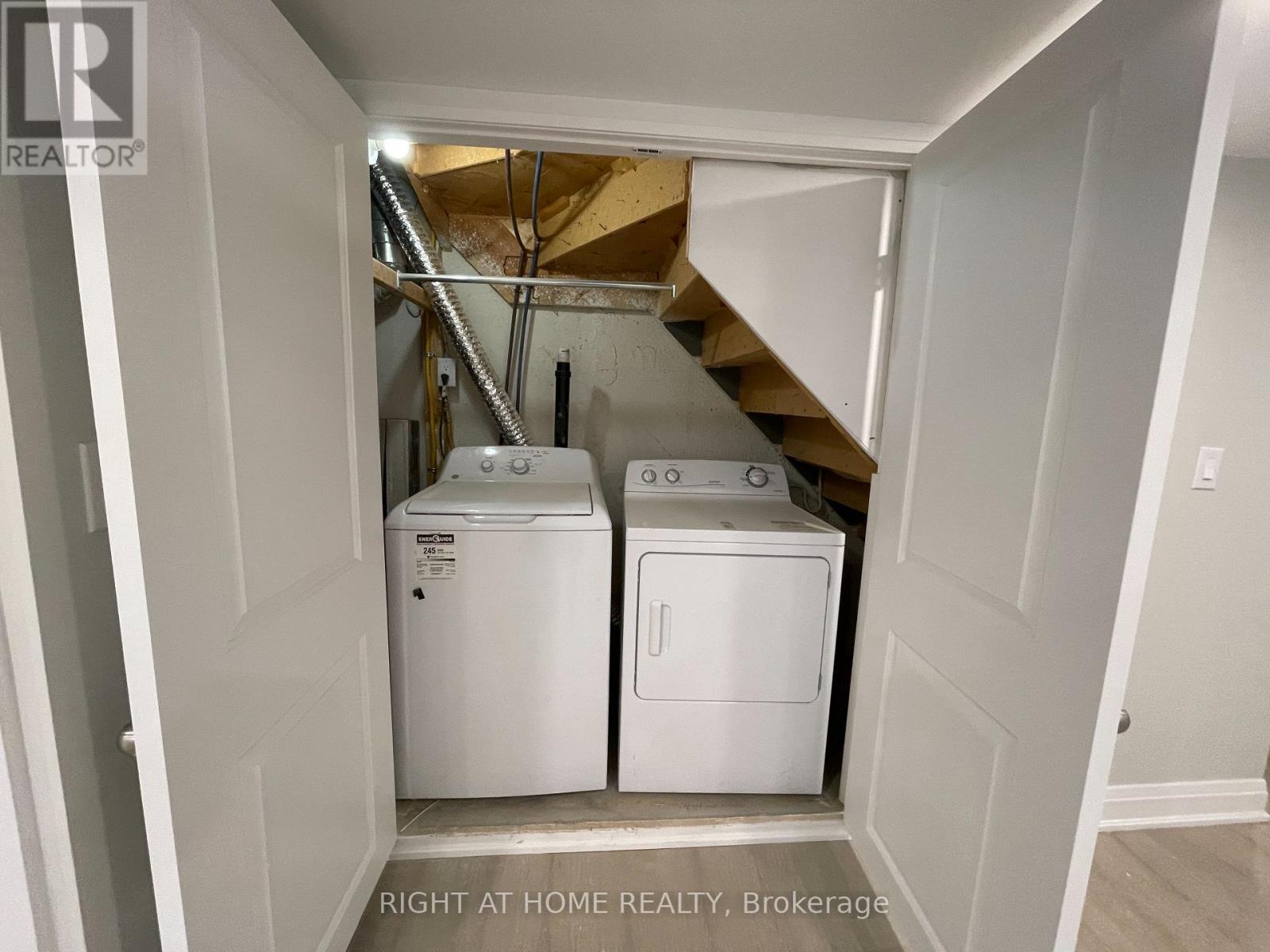 Lower - 3551 Autumnleaf Crescent, Mississauga, Ontario  L5L 1K6 - Photo 7 - W12953542