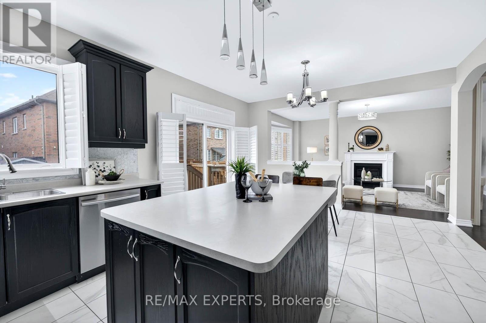 31 Gillis Road, Brampton, Ontario  L7A 4V6 - Photo 11 - W12953566