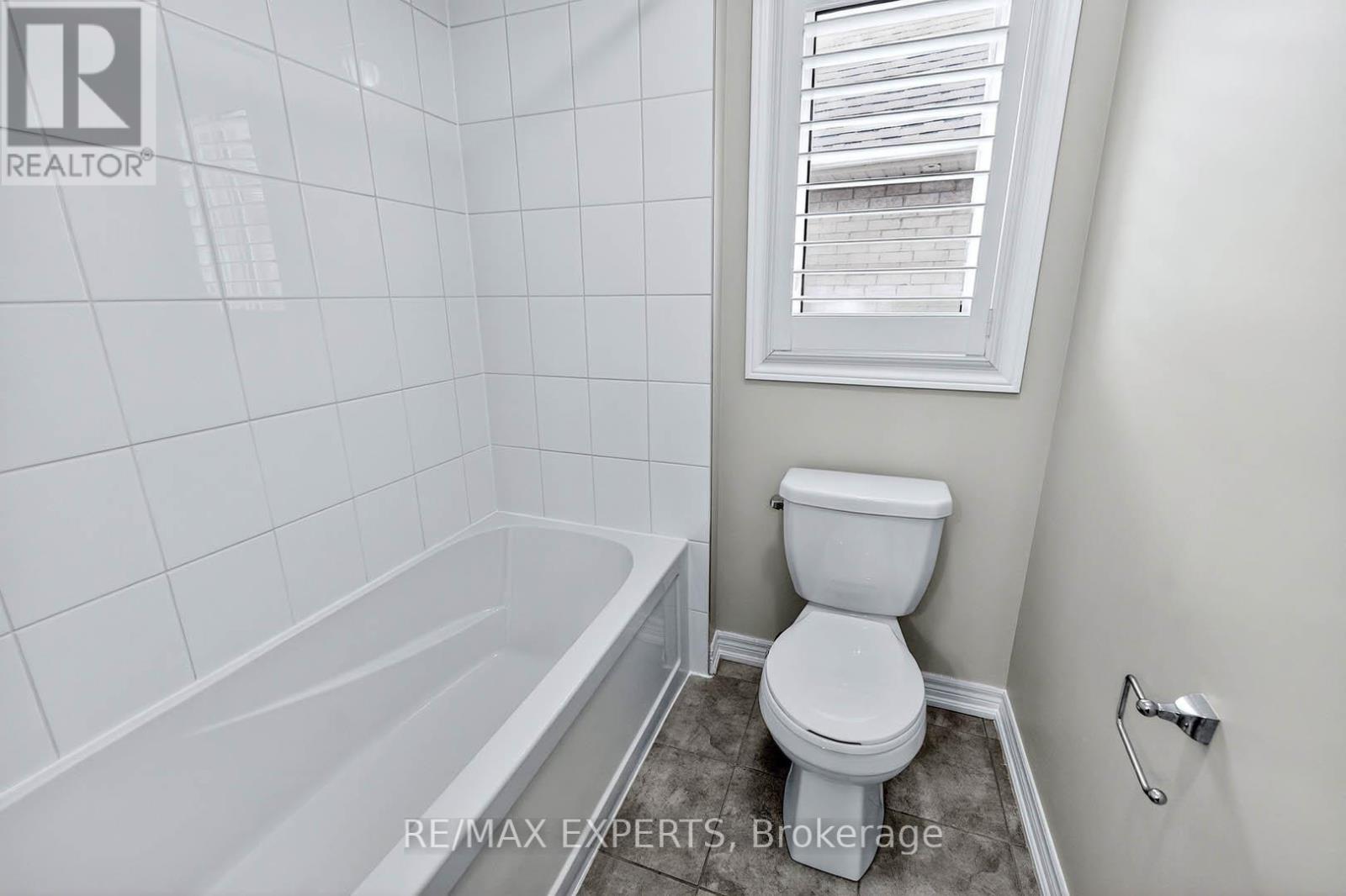 31 Gillis Road, Brampton, Ontario  L7A 4V6 - Photo 21 - W12953566