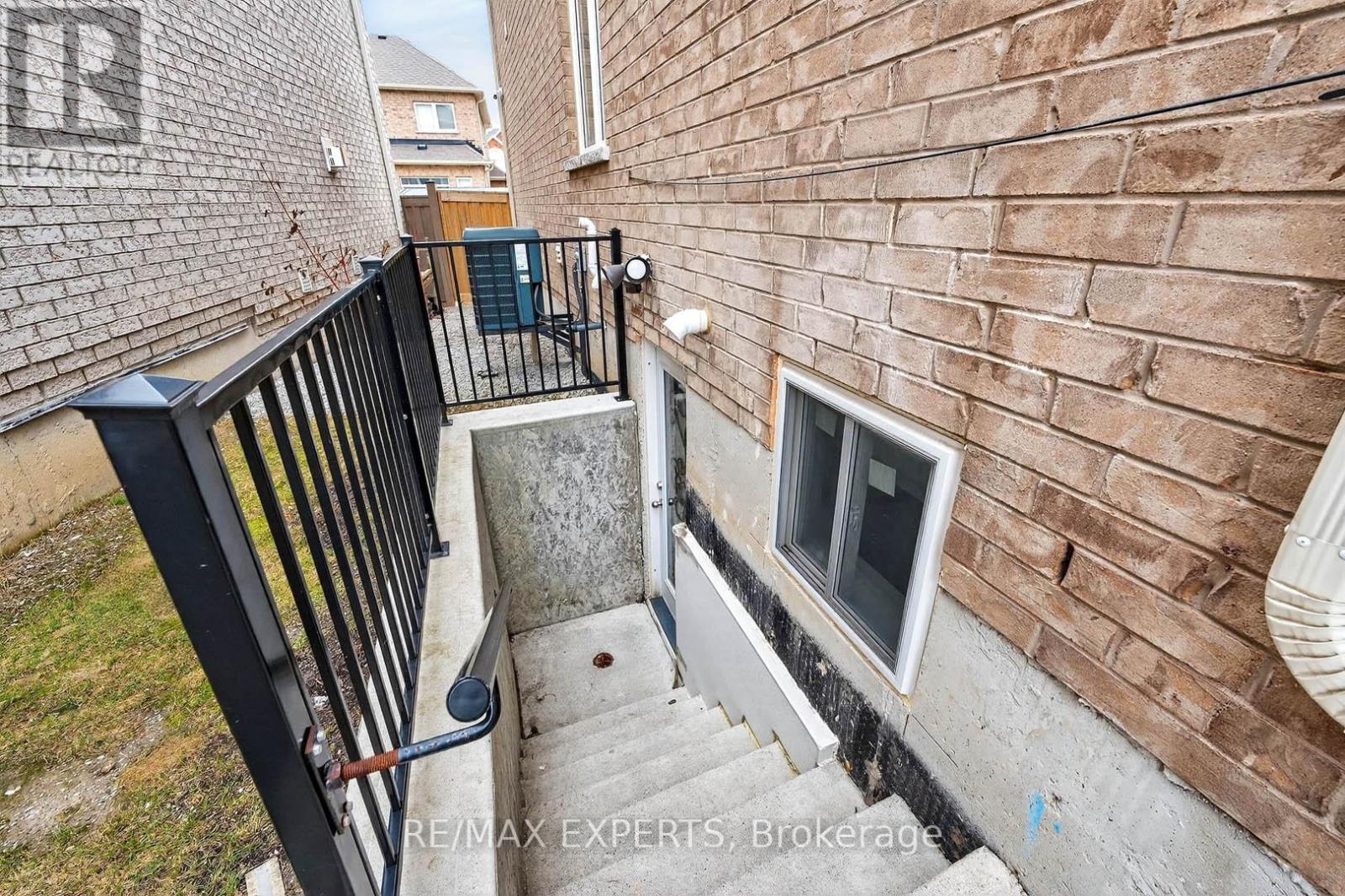 31 Gillis Road, Brampton, Ontario  L7A 4V6 - Photo 28 - W12953566