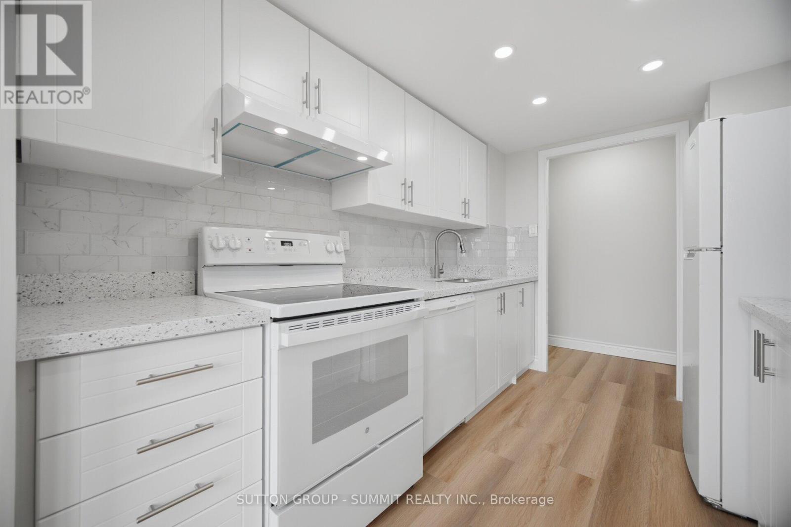 806 - 1111 Bough Beeches Boulevard, Mississauga, Ontario  L4W 4N1 - Photo 11 - W12953610