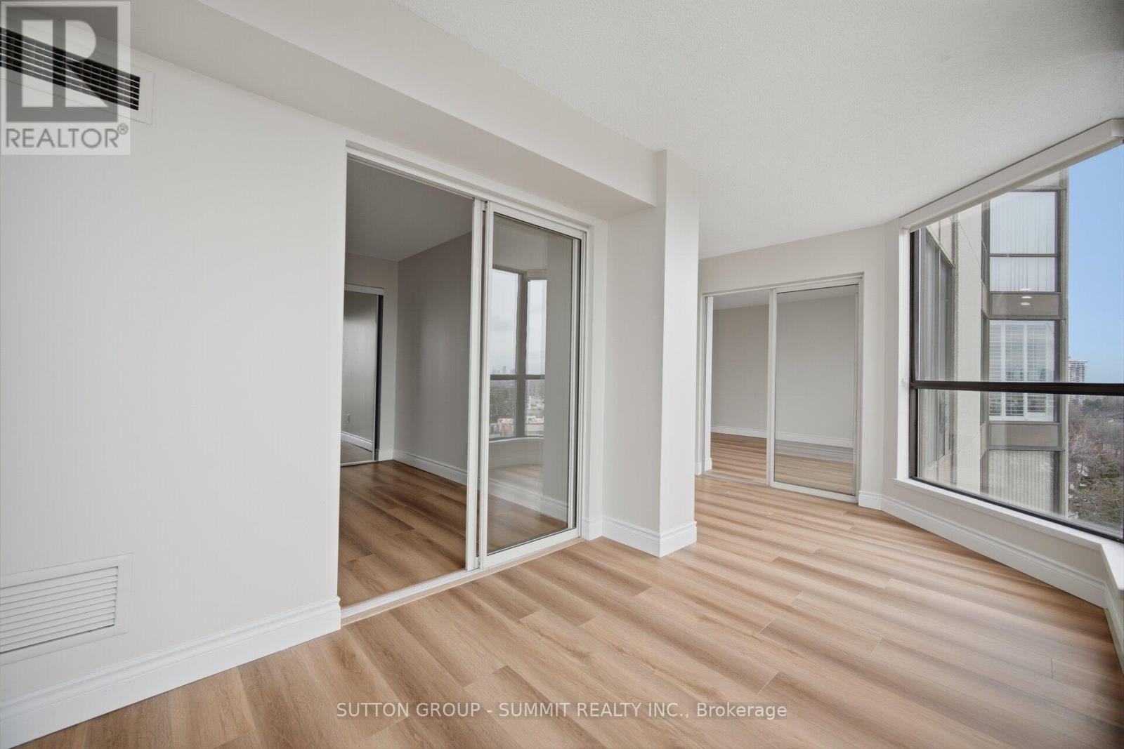 806 - 1111 Bough Beeches Boulevard, Mississauga, Ontario  L4W 4N1 - Photo 14 - W12953610