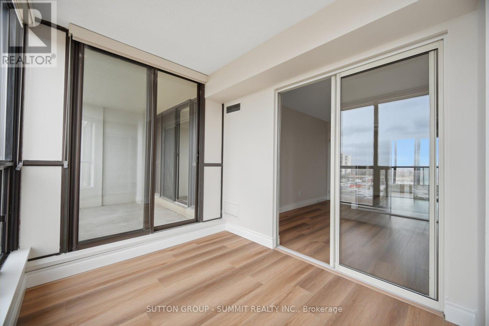 806 - 1111 Bough Beeches Boulevard, Mississauga, Ontario  L4W 4N1 - Photo 17 - W12953610