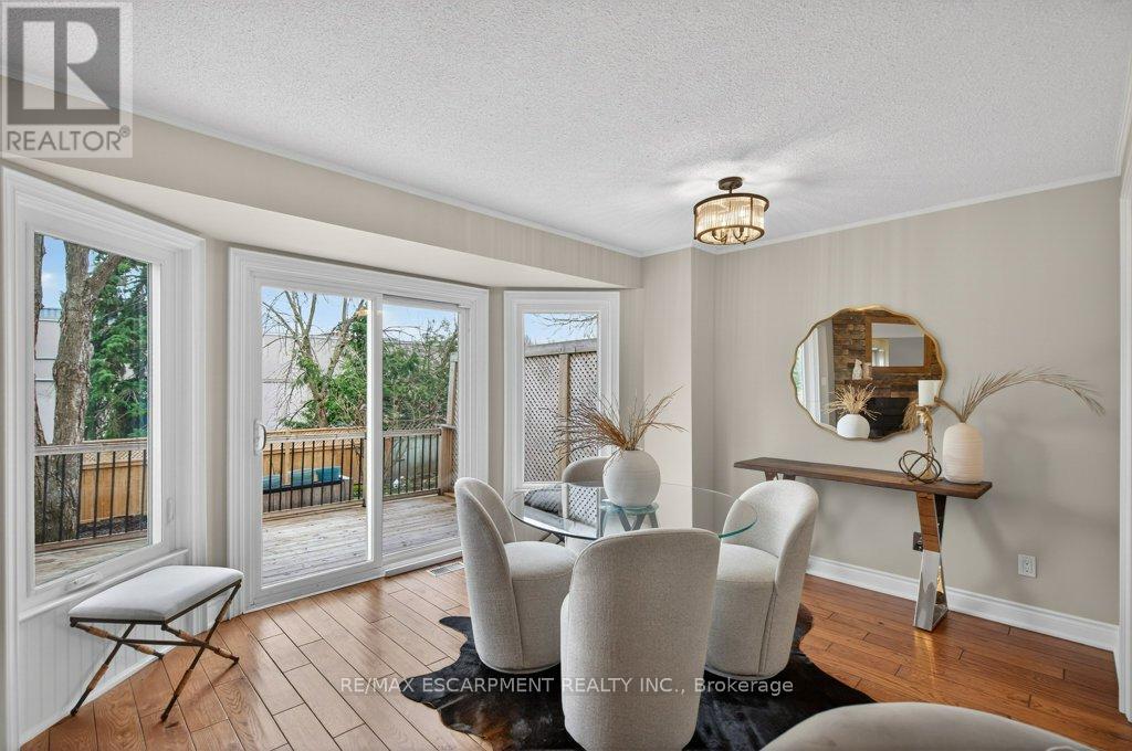 2067 Chrisdon Road, Burlington, Ontario  L7M 3W9 - Photo 11 - W12953626