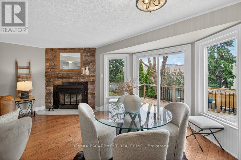 2067 Chrisdon Road, Burlington, Ontario  L7M 3W9 - Photo 12 - W12953626