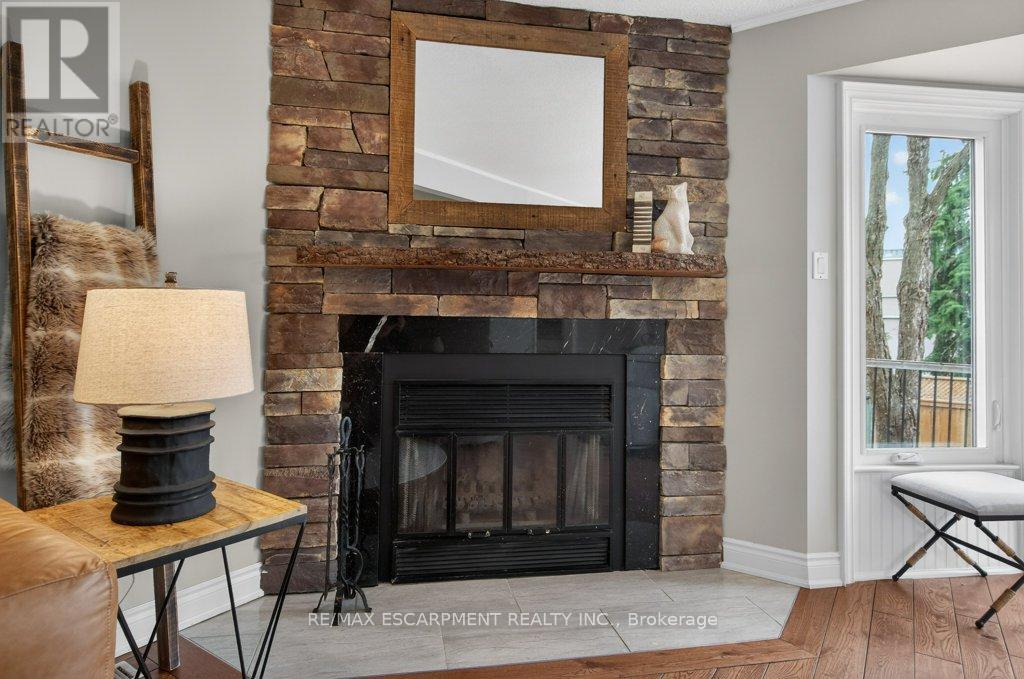 2067 Chrisdon Road, Burlington, Ontario  L7M 3W9 - Photo 14 - W12953626