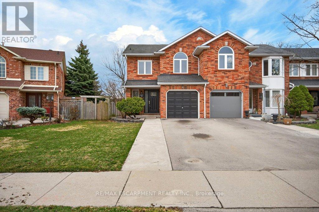 2067 Chrisdon Road, Burlington, Ontario  L7M 3W9 - Photo 2 - W12953626