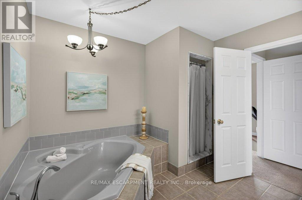 2067 Chrisdon Road, Burlington, Ontario  L7M 3W9 - Photo 25 - W12953626