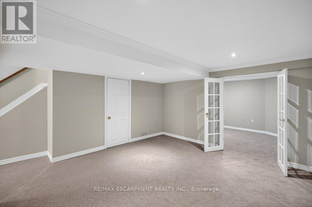 2067 Chrisdon Road, Burlington, Ontario  L7M 3W9 - Photo 31 - W12953626