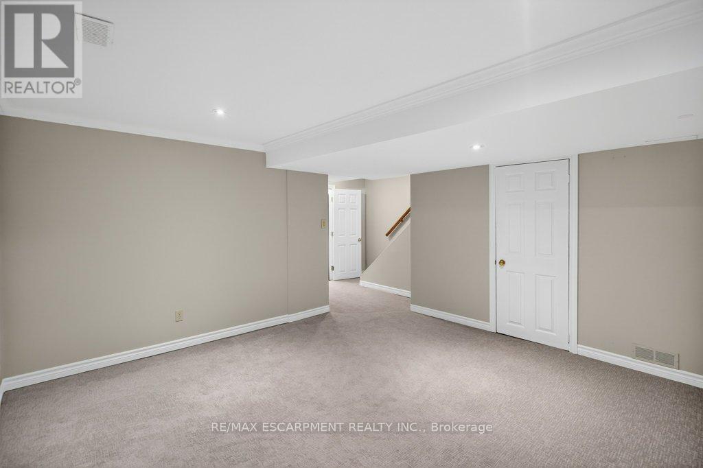 2067 Chrisdon Road, Burlington, Ontario  L7M 3W9 - Photo 32 - W12953626