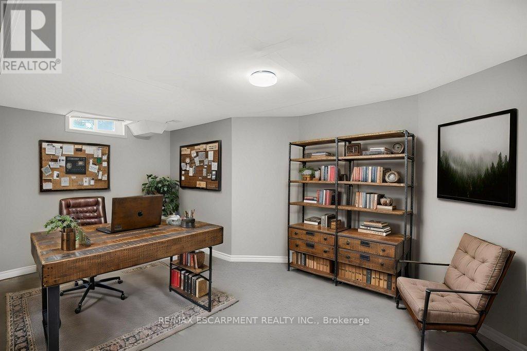 2067 Chrisdon Road, Burlington, Ontario  L7M 3W9 - Photo 34 - W12953626