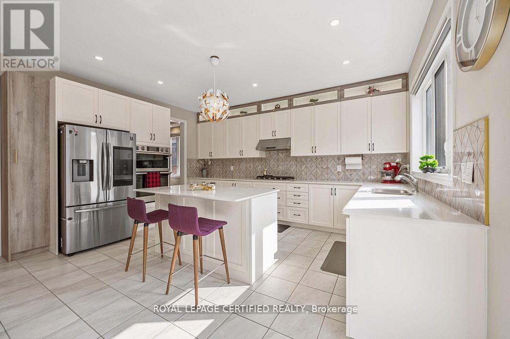 42 Kambalda Road, Brampton, Ontario  L7A 0C3 - Photo 17 - W12953664