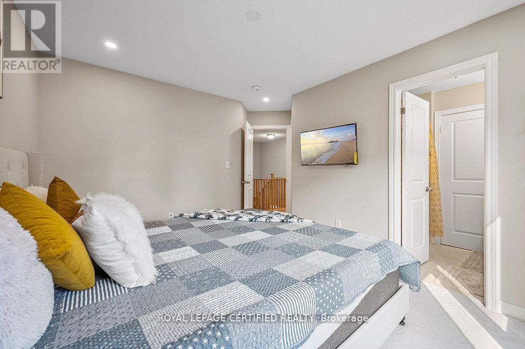 42 Kambalda Road, Brampton, Ontario  L7A 0C3 - Photo 36 - W12953664