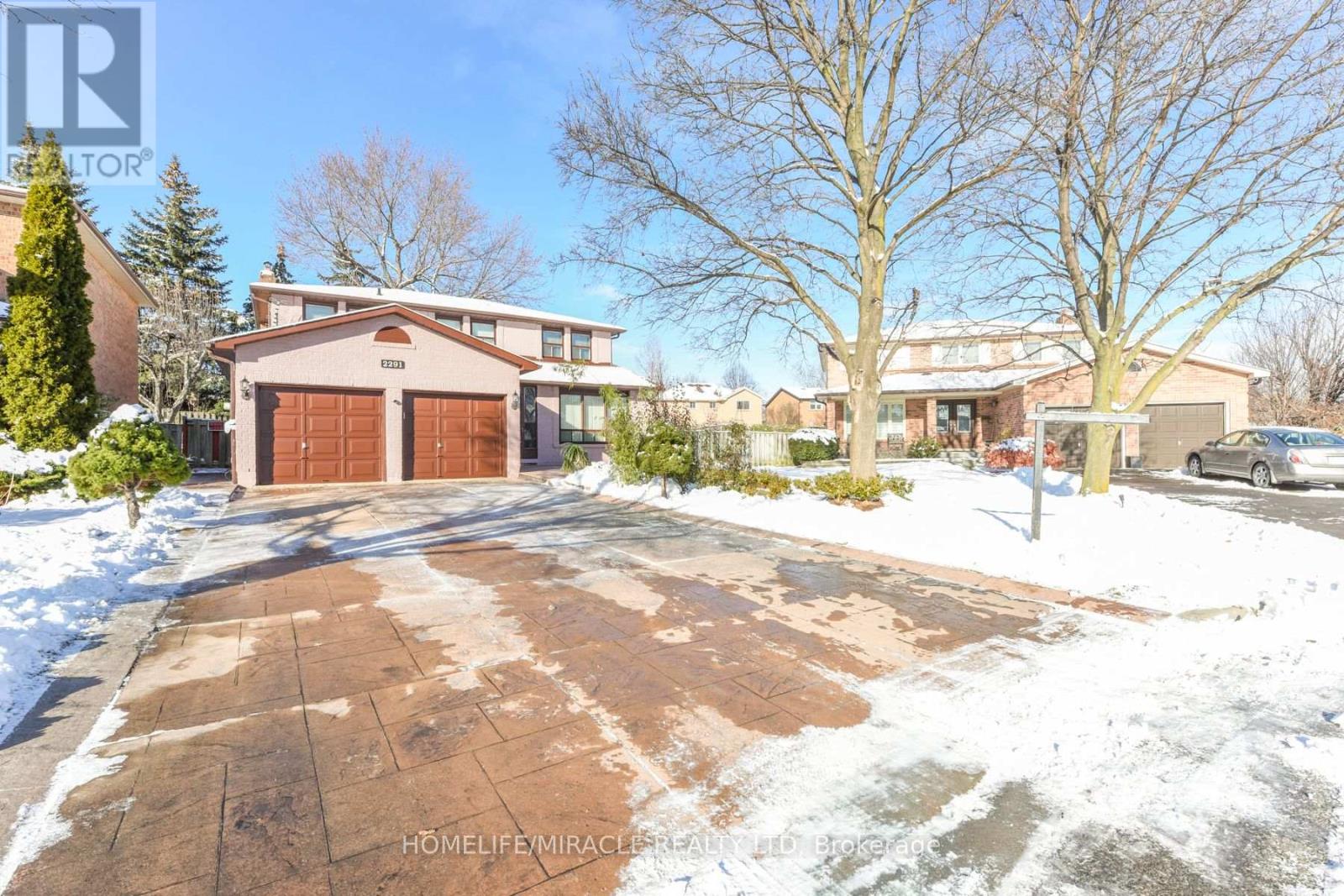 2291 Marzipan Court, Mississauga, Ontario  L5M 2N9 - Photo 3 - W12953684