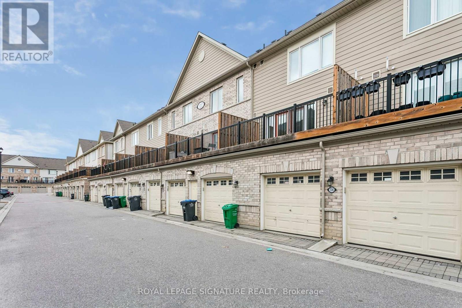 136 - 1 Beckenrose Court, Brampton, Ontario  L6Y 6G2 - Photo 2 - W12953702