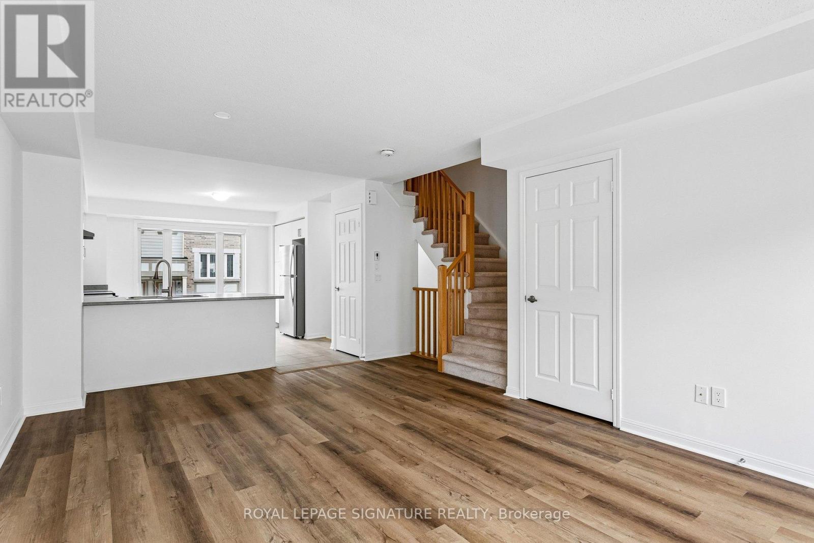 136 - 1 Beckenrose Court, Brampton, Ontario  L6Y 6G2 - Photo 4 - W12953702