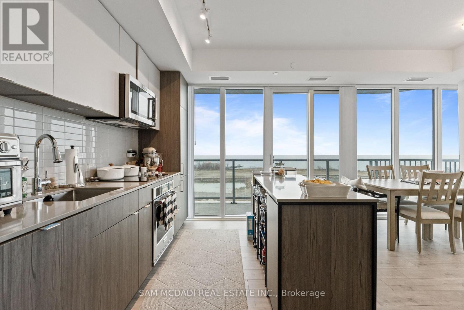 912 - 220 Missinnihe Way, Mississauga, Ontario  L5H 0A9 - Photo 10 - W12953706