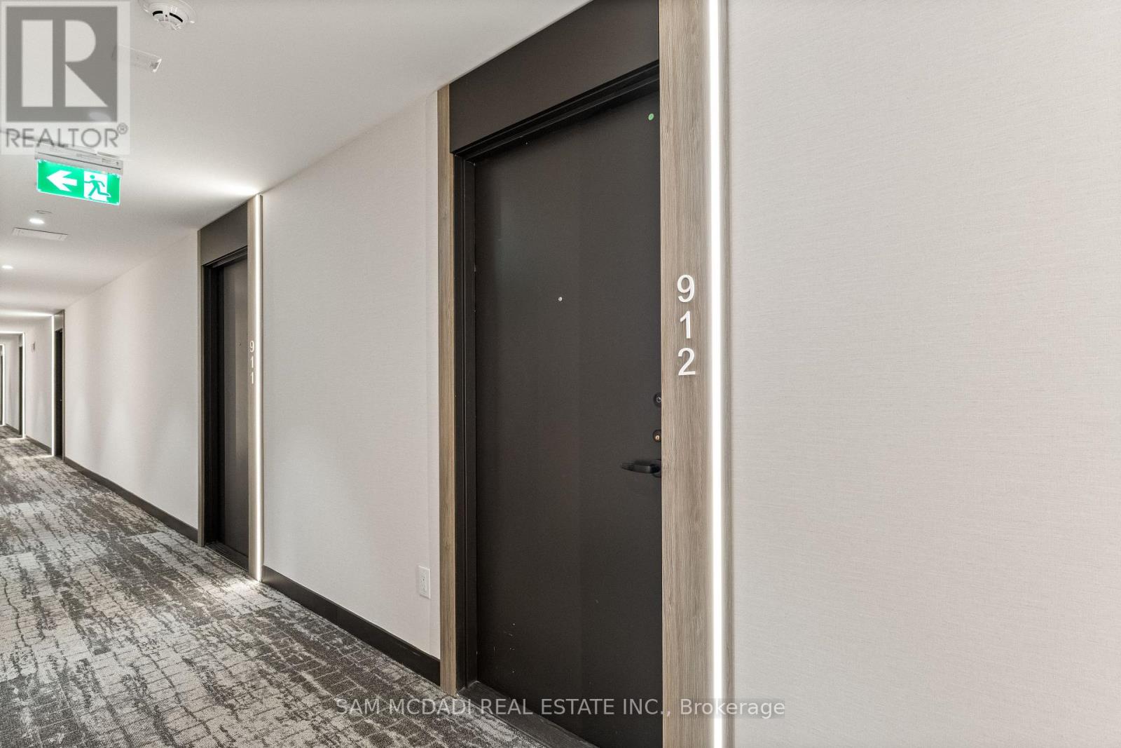 912 - 220 Missinnihe Way, Mississauga, Ontario  L5H 0A9 - Photo 5 - W12953706