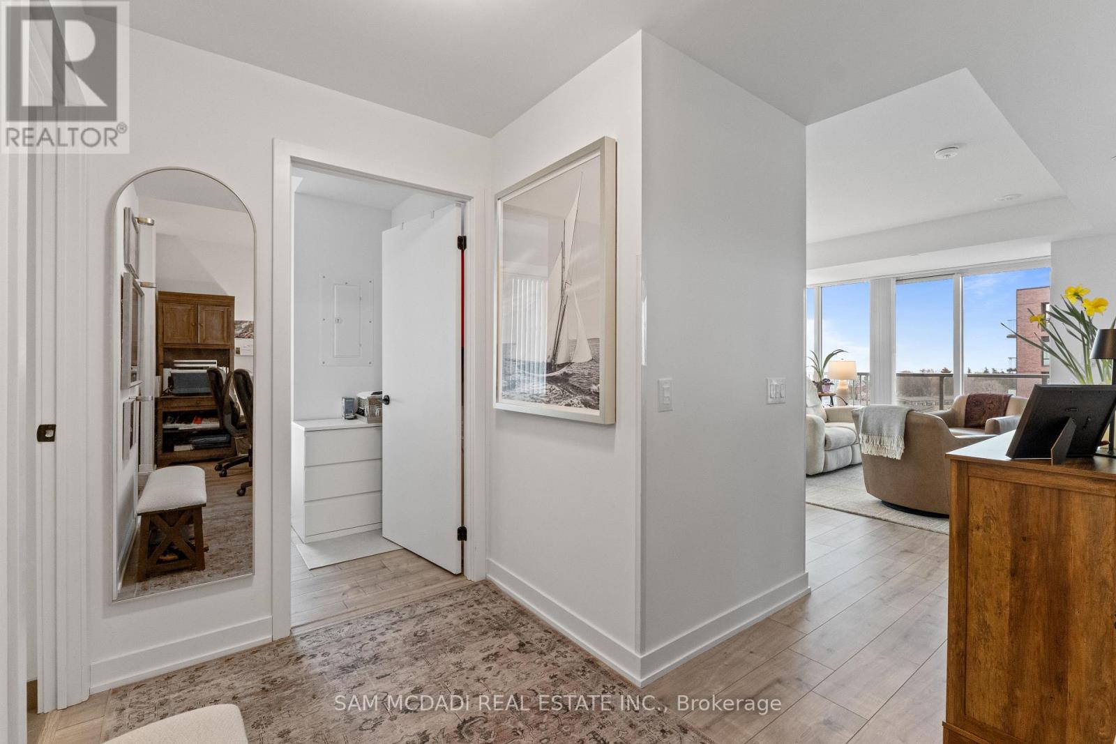 912 - 220 Missinnihe Way, Mississauga, Ontario  L5H 0A9 - Photo 7 - W12953706