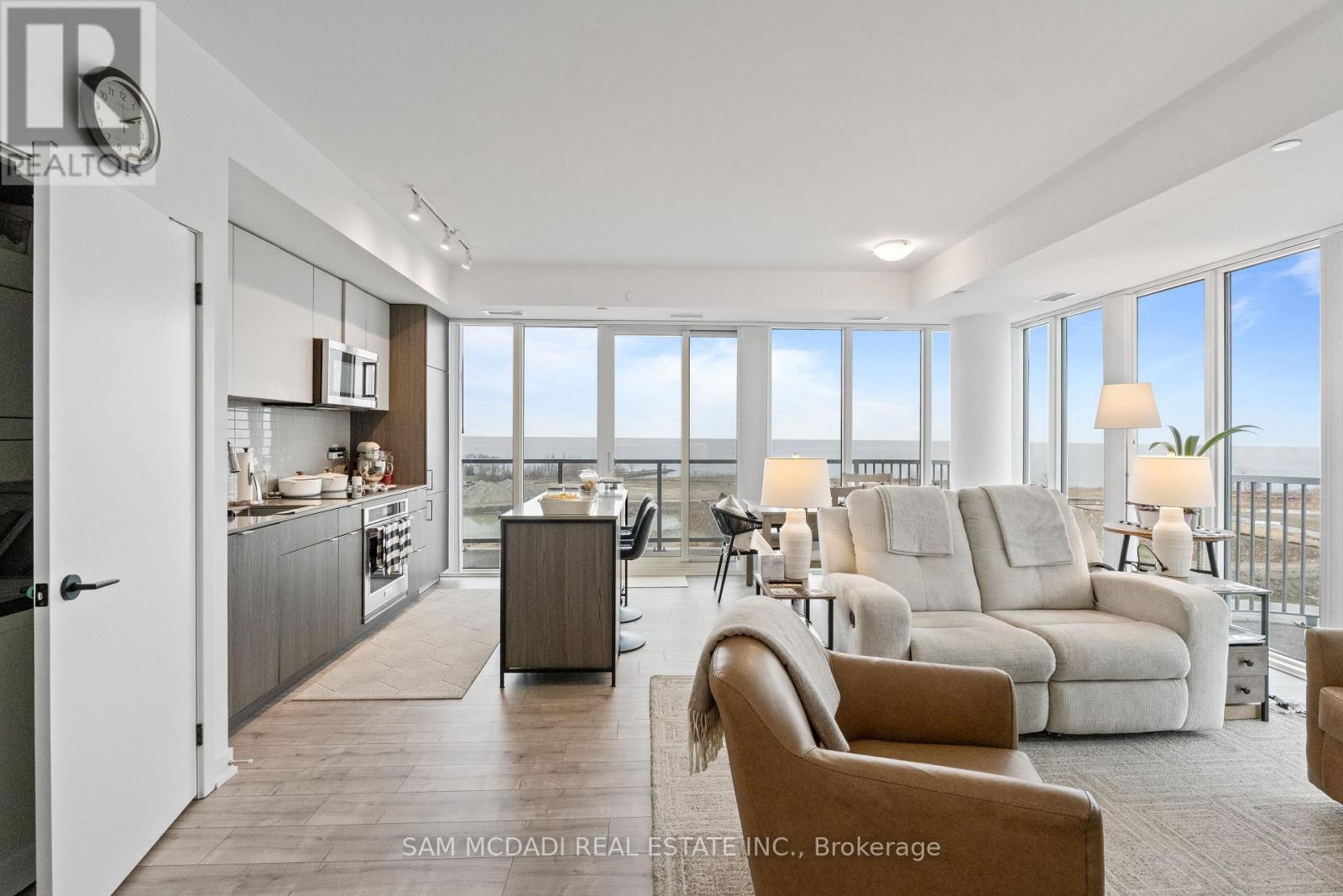 912 - 220 Missinnihe Way, Mississauga, Ontario  L5H 0A9 - Photo 8 - W12953706