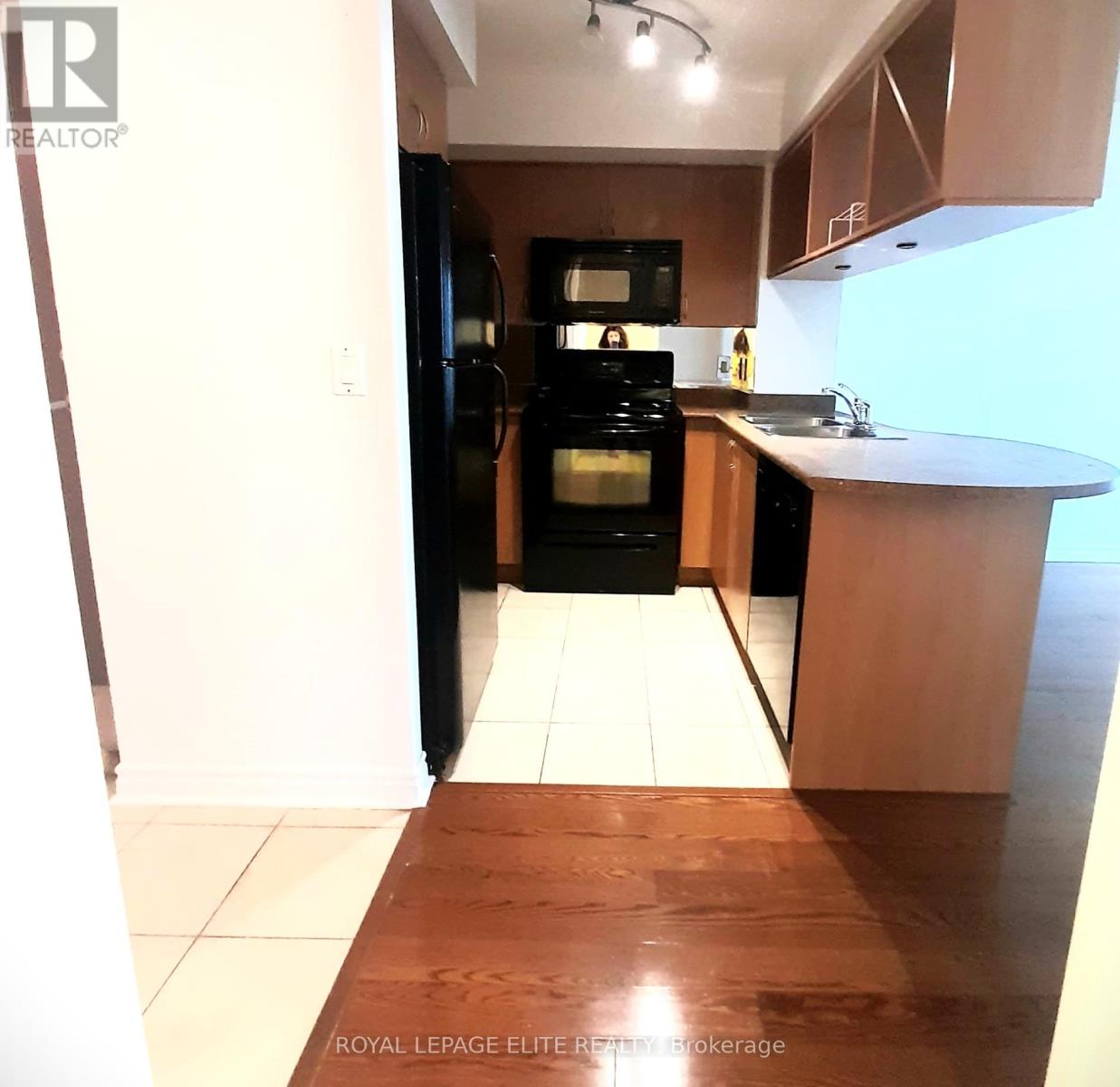 1212 - 4090 Living Arts Drive, Mississauga, Ontario  L5B 4M8 - Photo 3 - W12953732