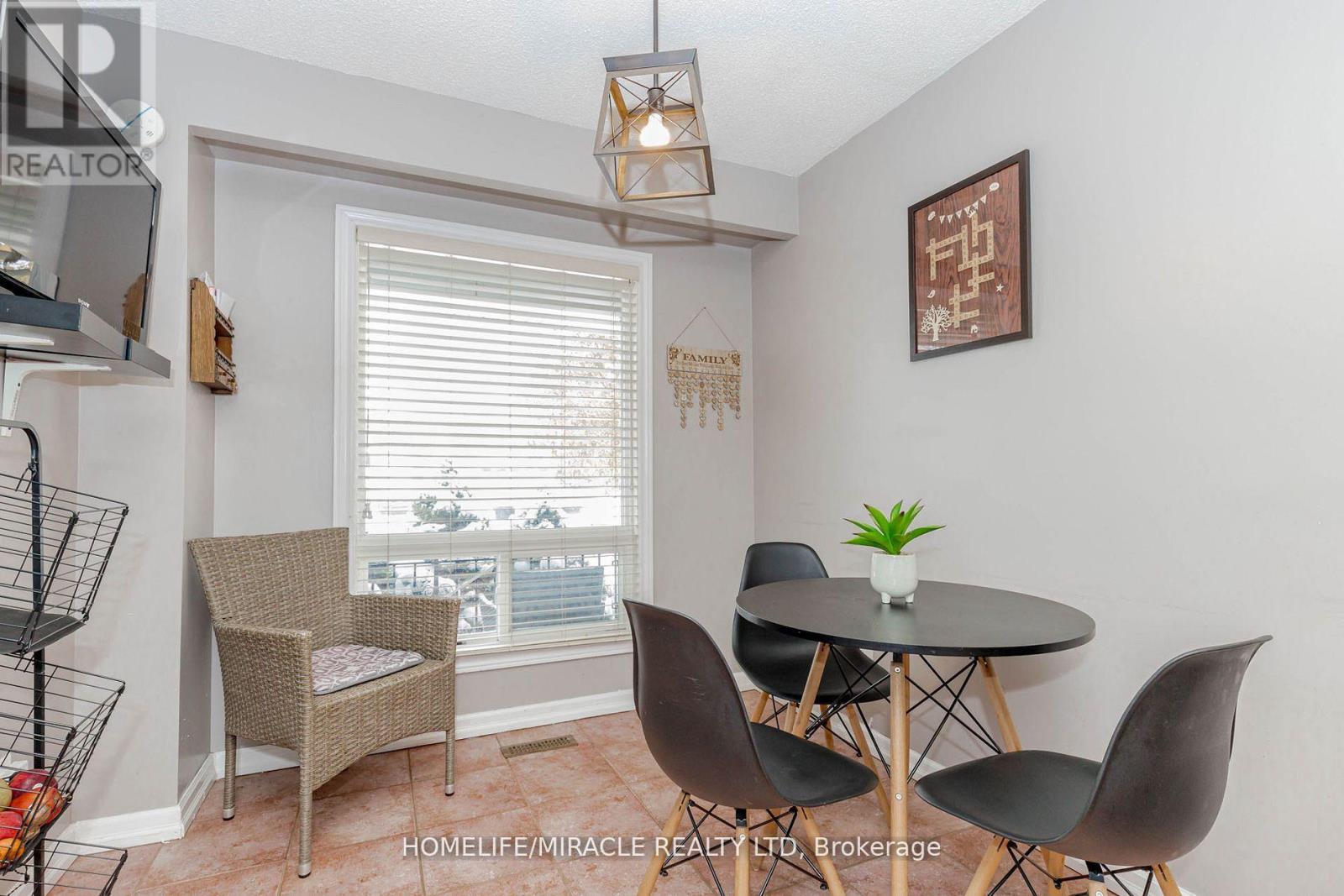 32 Langston Drive, Brampton, Ontario  L6V 3W7 - Photo 11 - W12953738