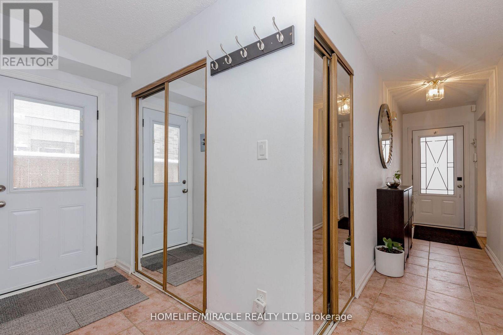 32 Langston Drive, Brampton, Ontario  L6V 3W7 - Photo 15 - W12953738