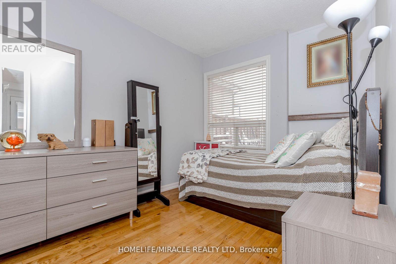 32 Langston Drive, Brampton, Ontario  L6V 3W7 - Photo 16 - W12953738