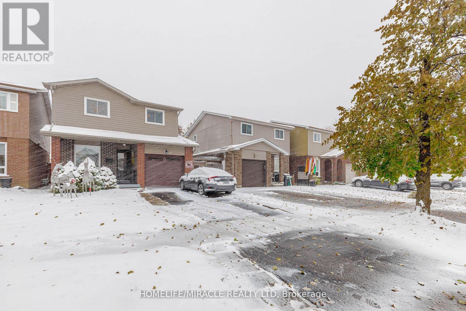 32 Langston Drive, Brampton, Ontario  L6V 3W7 - Photo 3 - W12953738