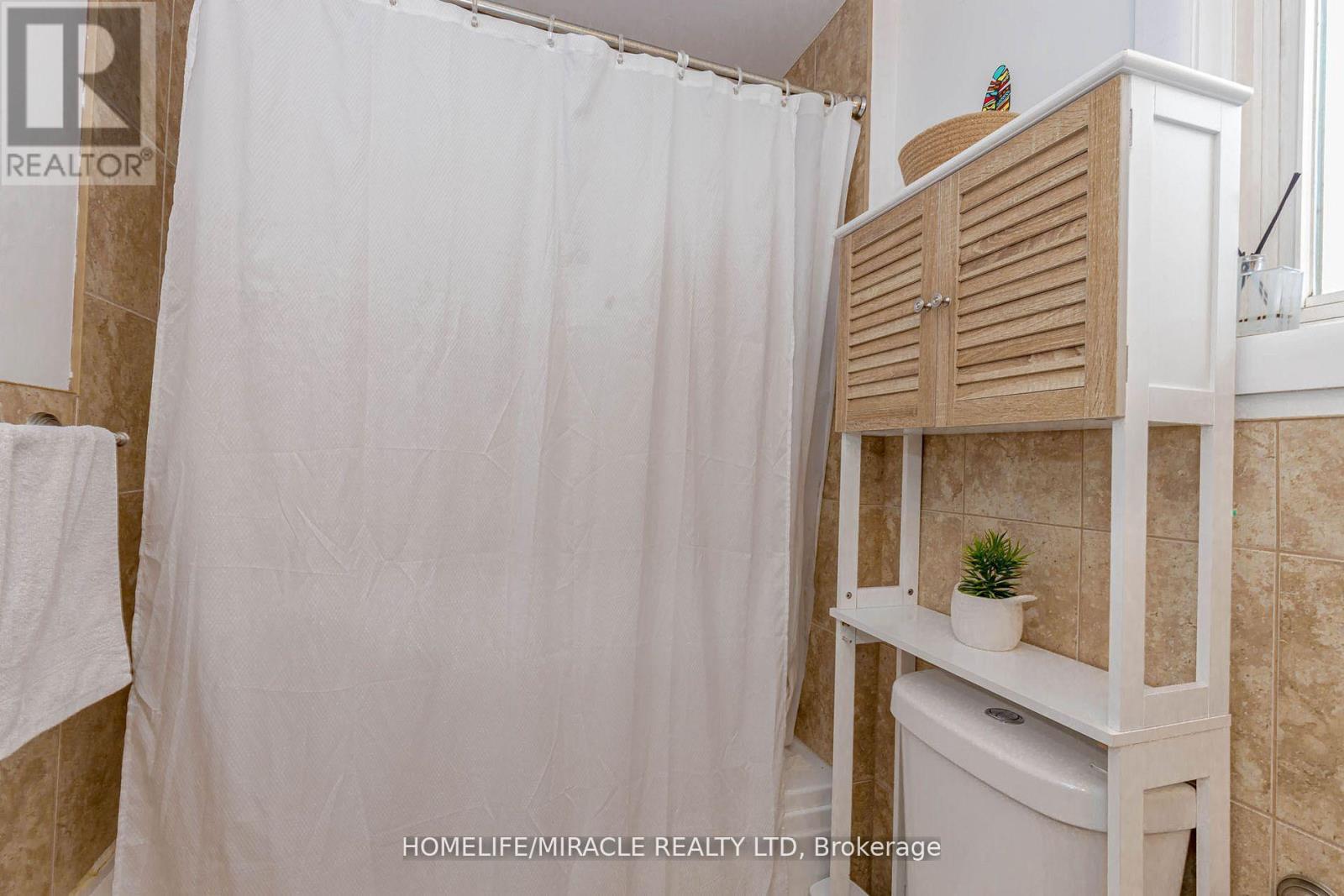 32 Langston Drive, Brampton, Ontario  L6V 3W7 - Photo 35 - W12953738